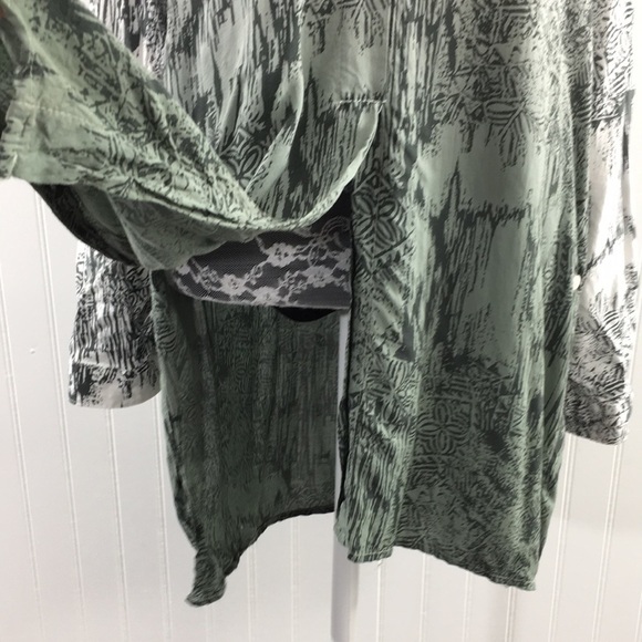 Mystree Green Geo Button Front Shirt Roll Tab - Picture 5 of 11